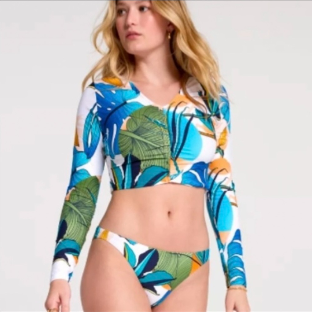 NWT CALIA Rash Guard in Botanical Print White